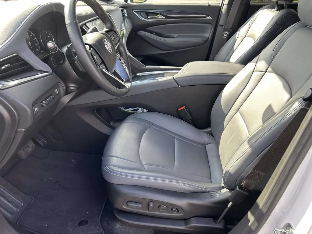 Used 2023 White Frost Tricoat Buick Premium image 18