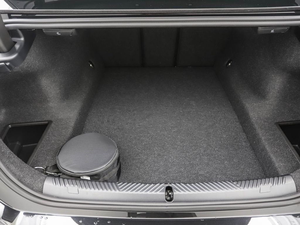 2026 BMW 5 Series 530i - Photo 24