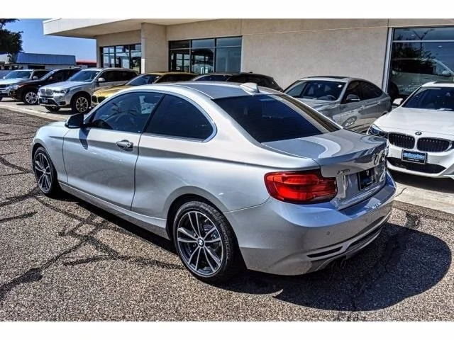 Used 2019 Glacier Silver BMW i xDrive All-wheel Drive image 3