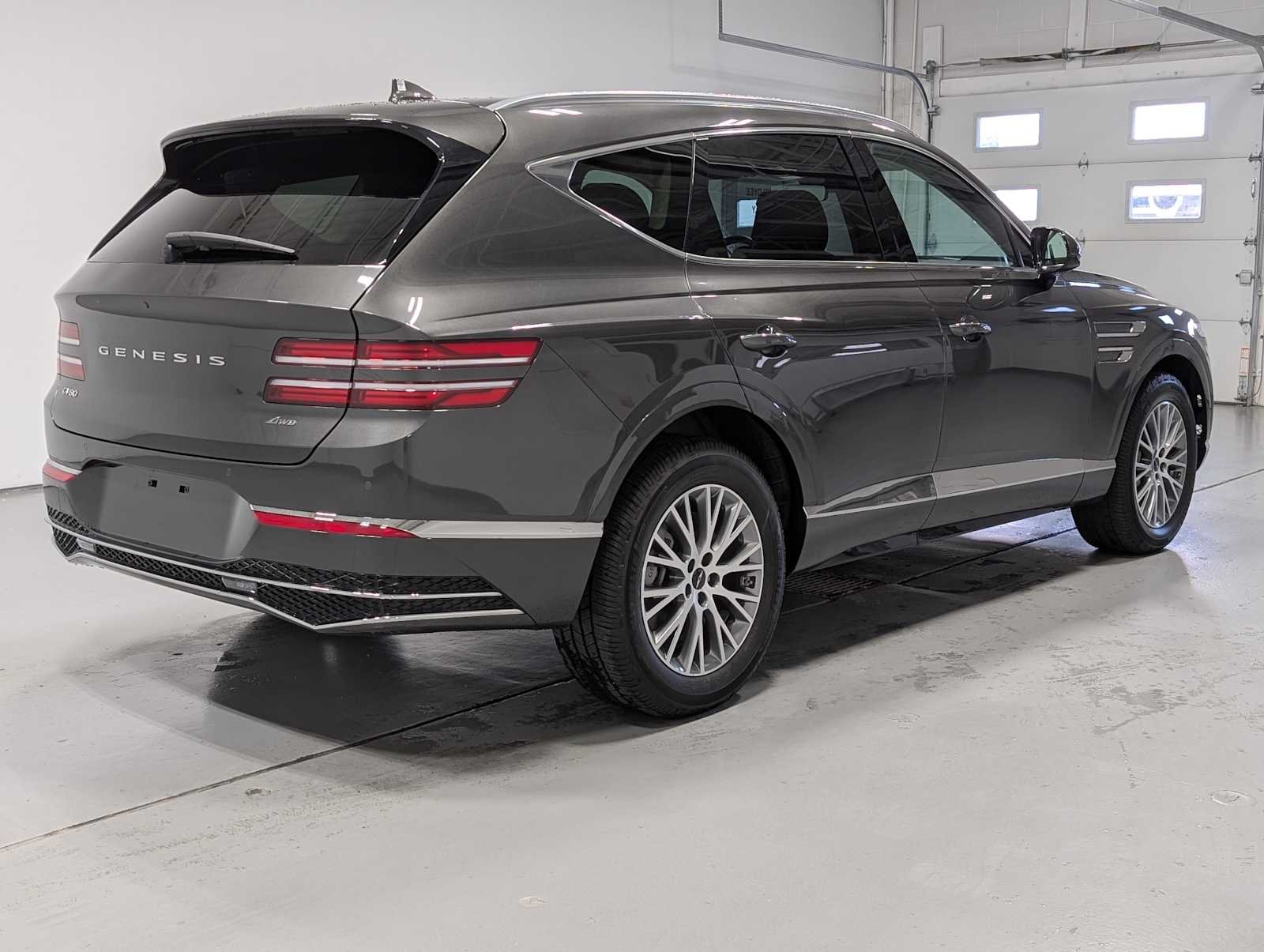 Used 2025 Makalu Gray Genesis 2.5T Standard image 8