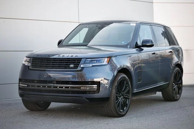 2026 Land Rover Range Rover 3.0 PHEV SE SWB's photo