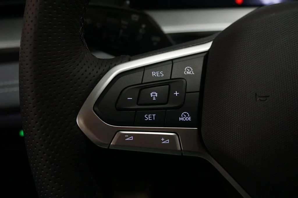 New 2026 Beige Volkswagen 2.0T SE R-Line Black image 22