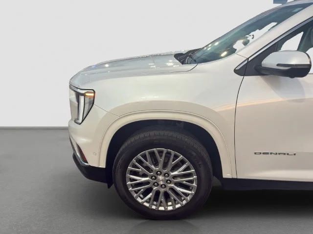 Used 2024 White Frost Tricoat GMC Denali image 10