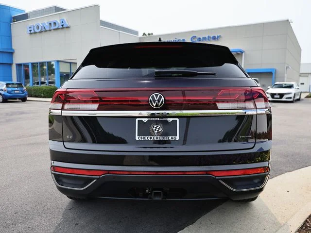 Used 2025 Deep Black Pearl Volkswagen 2.0T SE w/Technology image 10