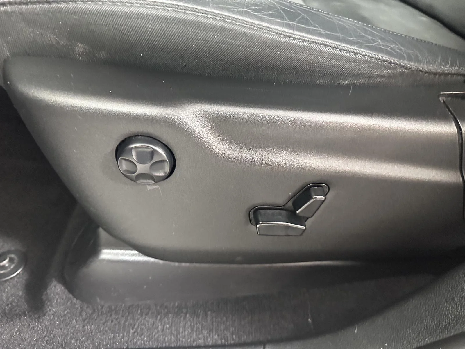 Used 2020 Granite Crystal Metallic Dodge R/T image 27
