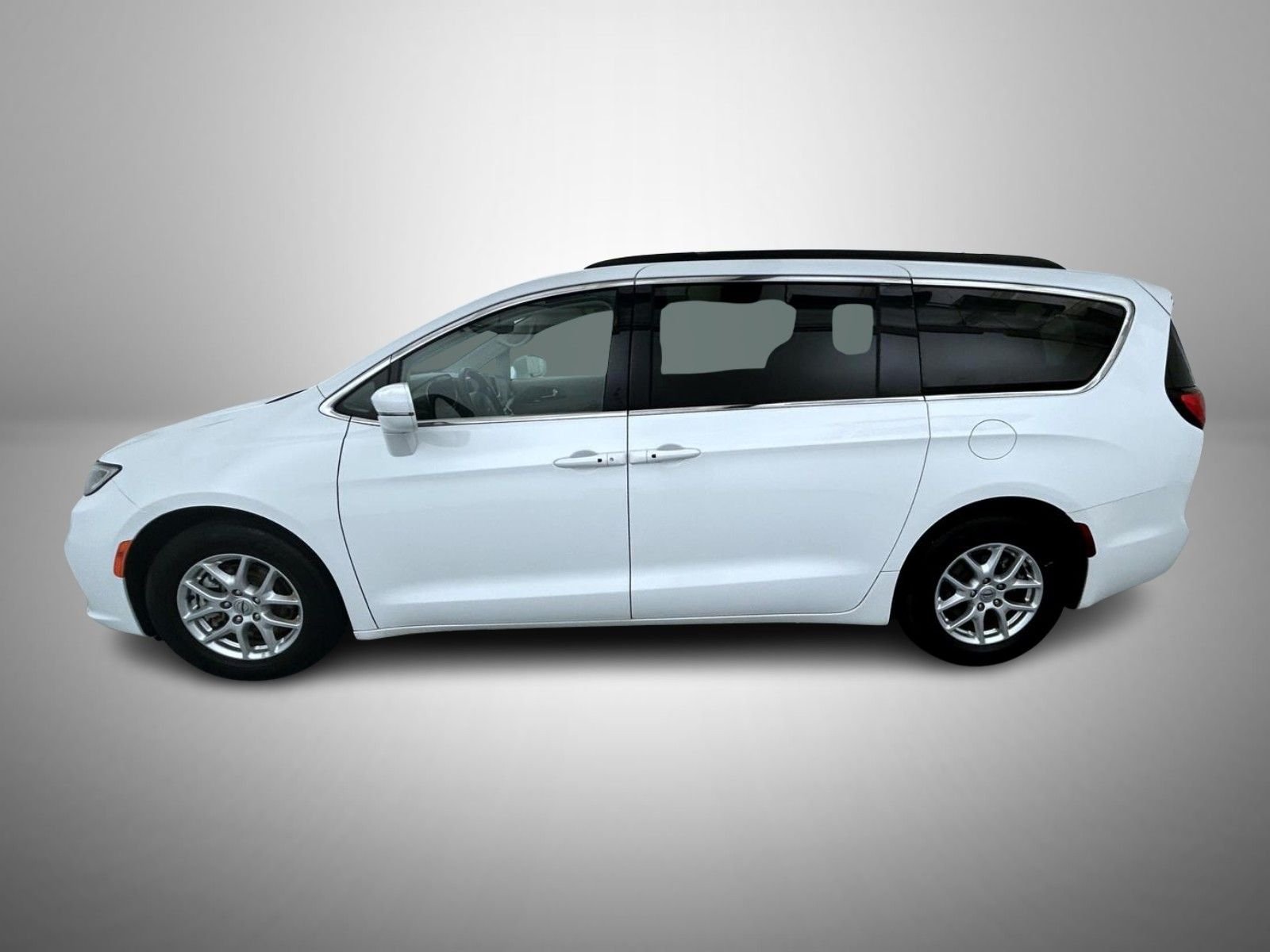 Used 2022 White Chrysler Touring L image 8