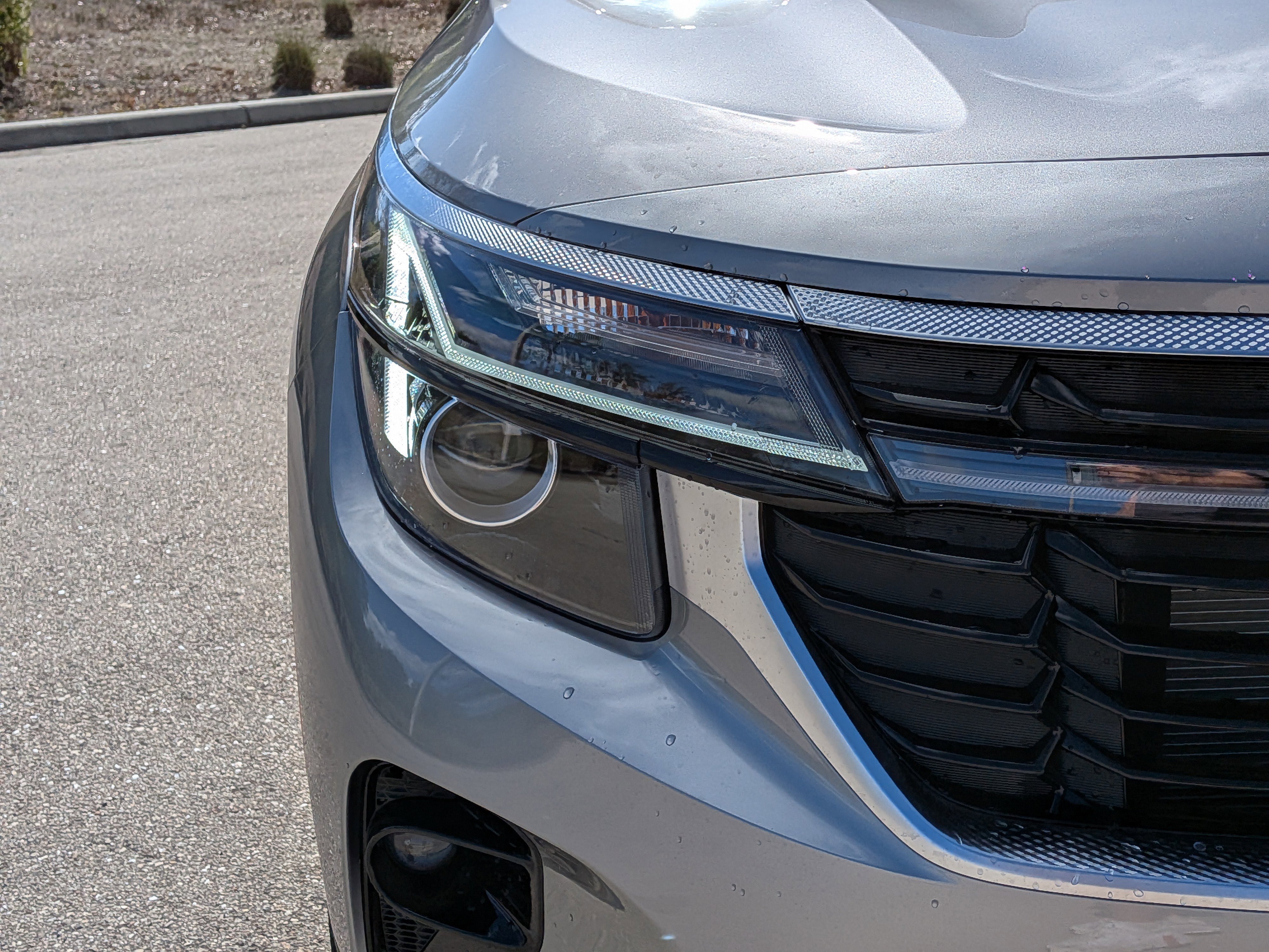 New 2026 Steel Gray Kia EX image 10