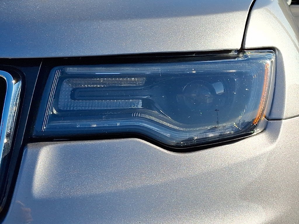 Used 2021 Silver Jeep Limited image 8