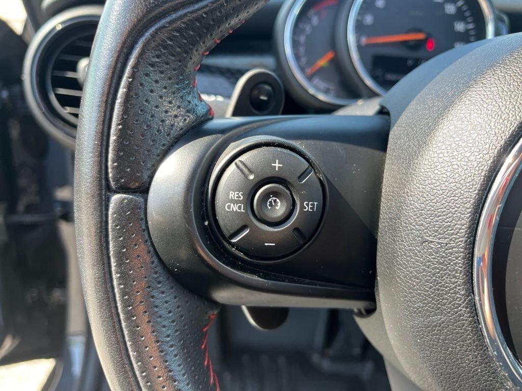 Used 2019 Gray MINI Signature image 14