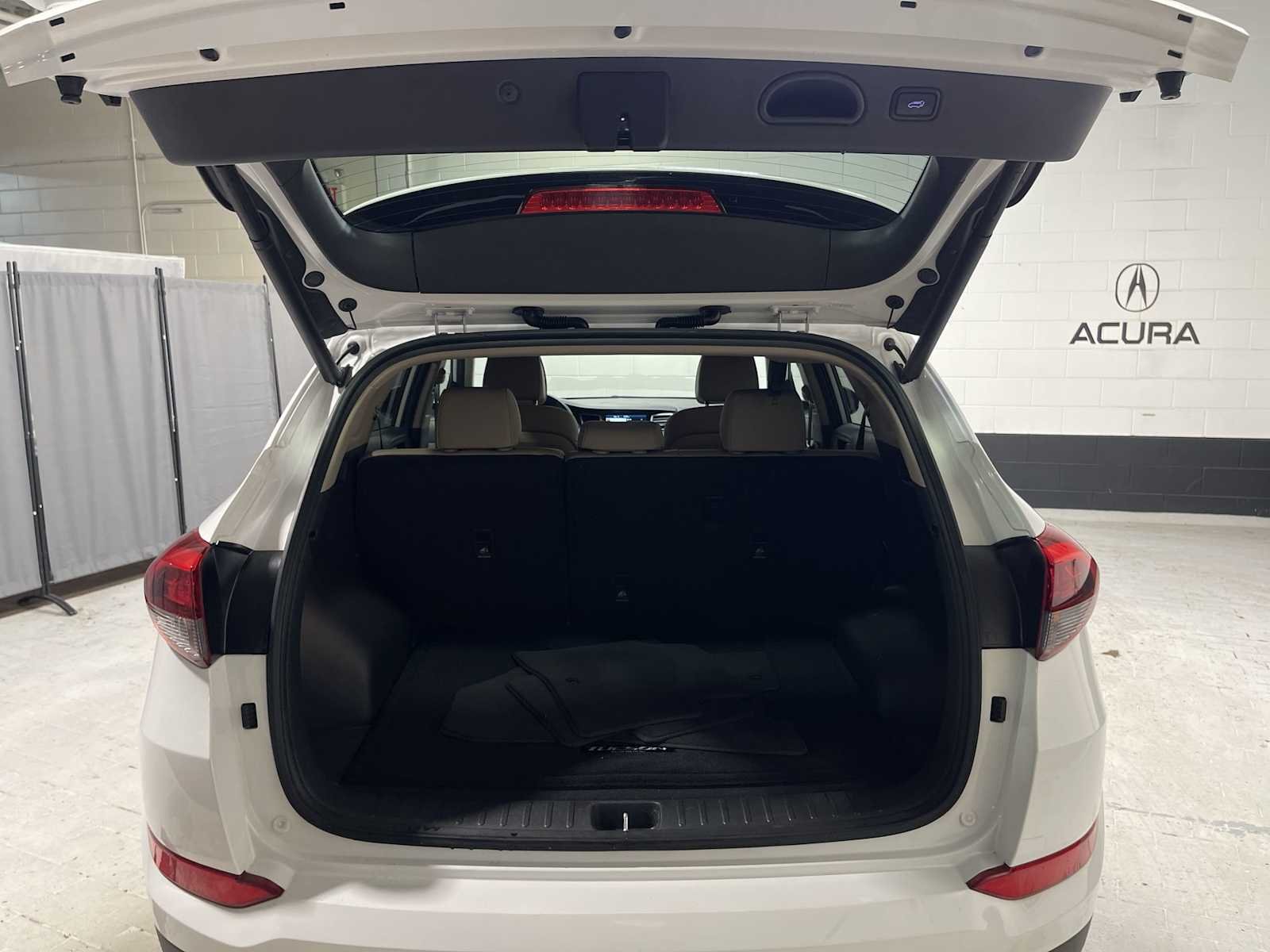Used 2018 Dazzling White Hyundai Limited image 19