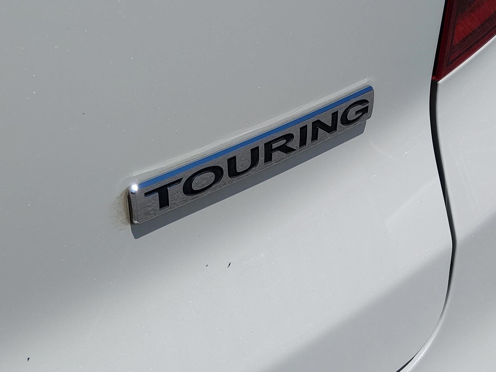 Used 2019 White Diamond Pearl Honda Touring image 19