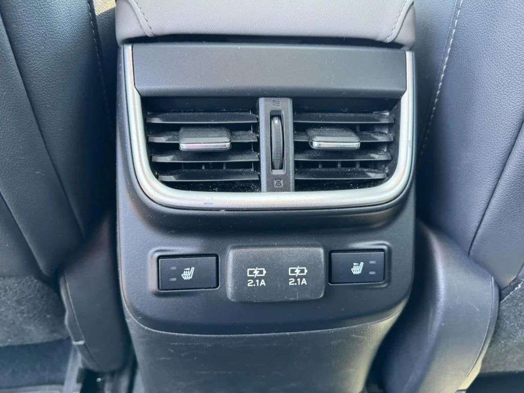 Used 2022 Ice Silver Metallic Subaru Limited image 12