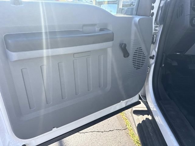 Used 2014 Oxford White Ford XL image 16