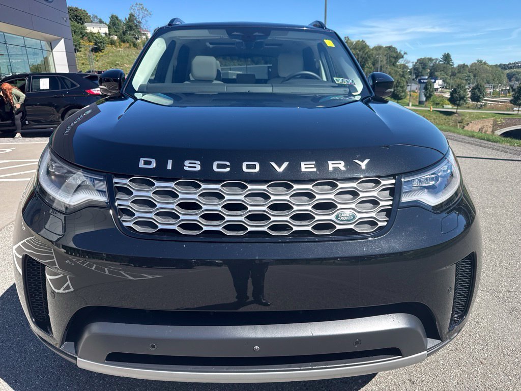 Certified Used 2025 Santorini Black Metallic Land Rover S image 2