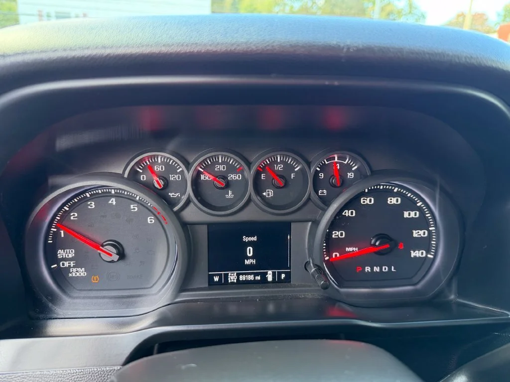 Used 2021 BLACK Chevrolet Custom image 16