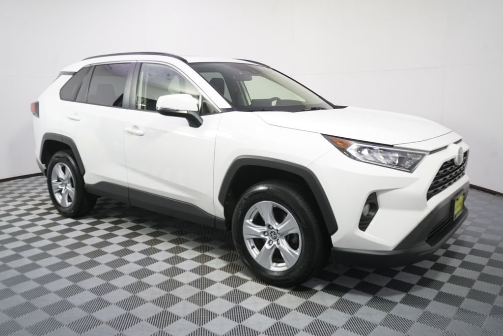 Used 2020 Super White Toyota XLE image 8