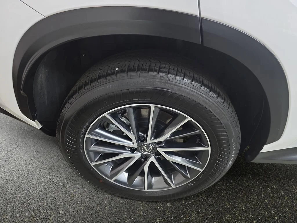 Used 2024 White Lexus 350 Premium image 30
