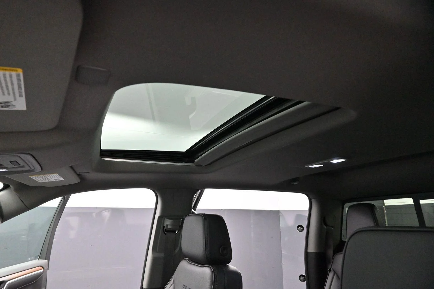 Used 2025 Onyx Black GMC Denali image 29