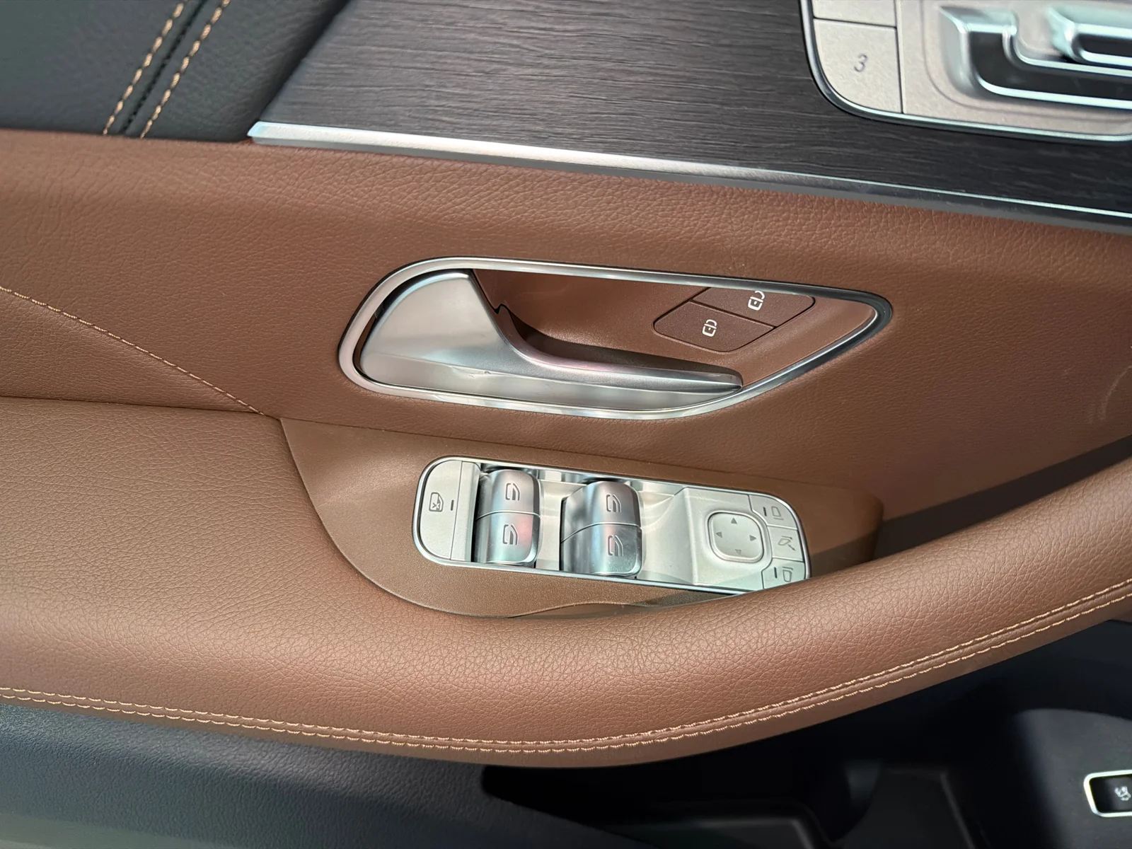 New 2026 Silver Mercedes-Benz GLE 450 4MATIC SUV image 9