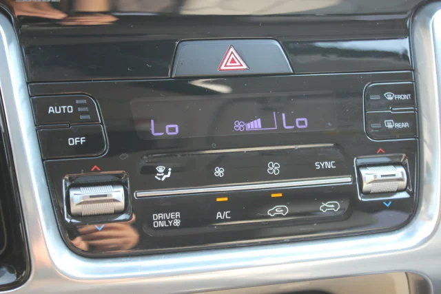 Used 2023 White Kia SX Prestige image 9