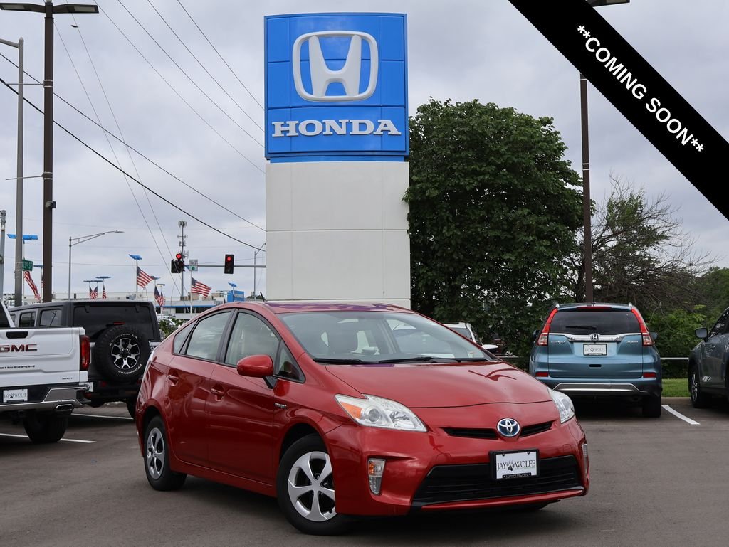 2013 Toyota Prius Two's photo