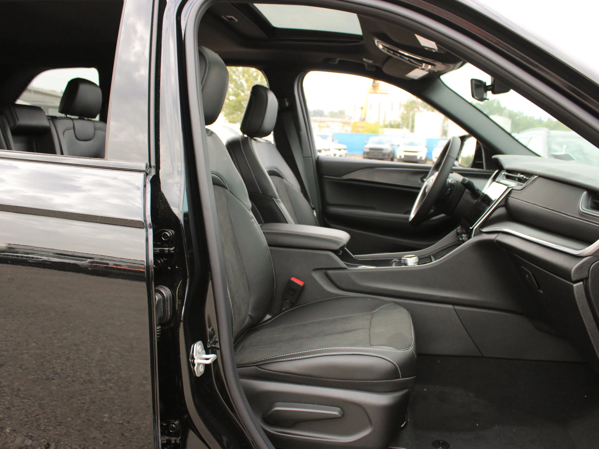 New 2025 Black Jeep Altitude* 4x4, Sunroof, Trailer Tow Group, Heated Leather image 12