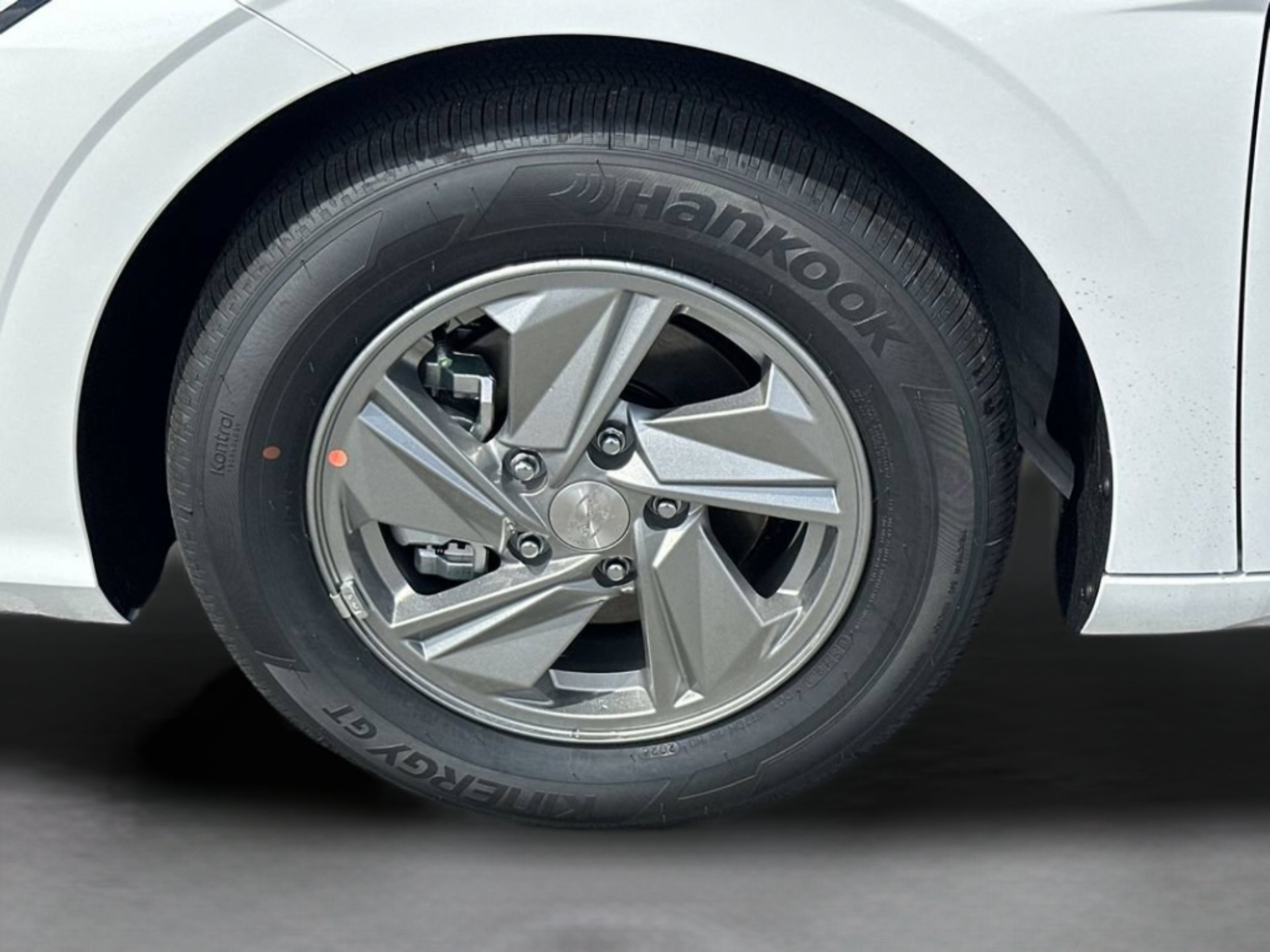 New 2026 Serenity White Hyundai SE image 26
