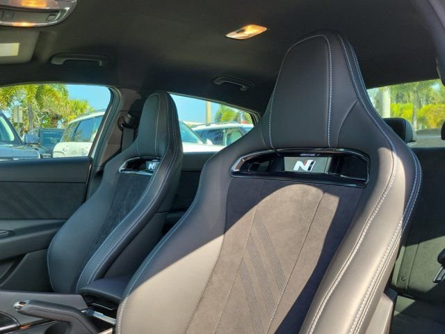 2025 Hyundai Elantra N - Photo 14