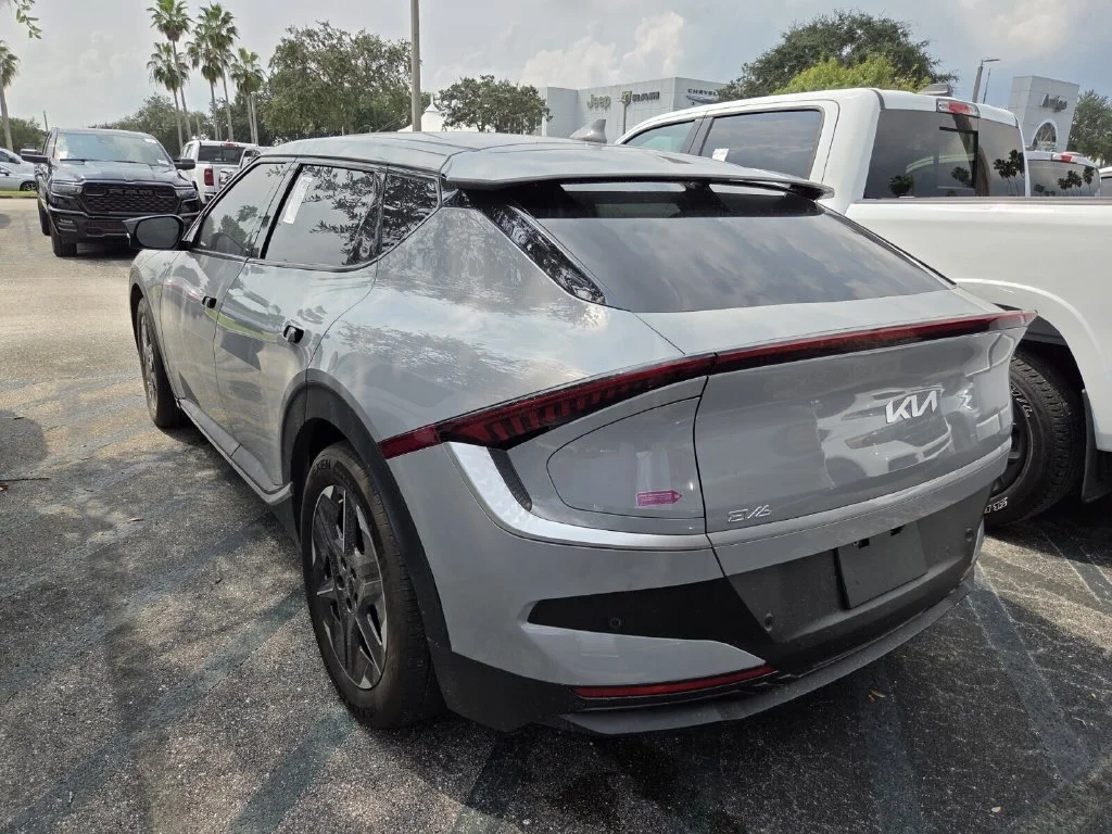 Used 2026 Wolf Gray Kia Light Long Range image 4