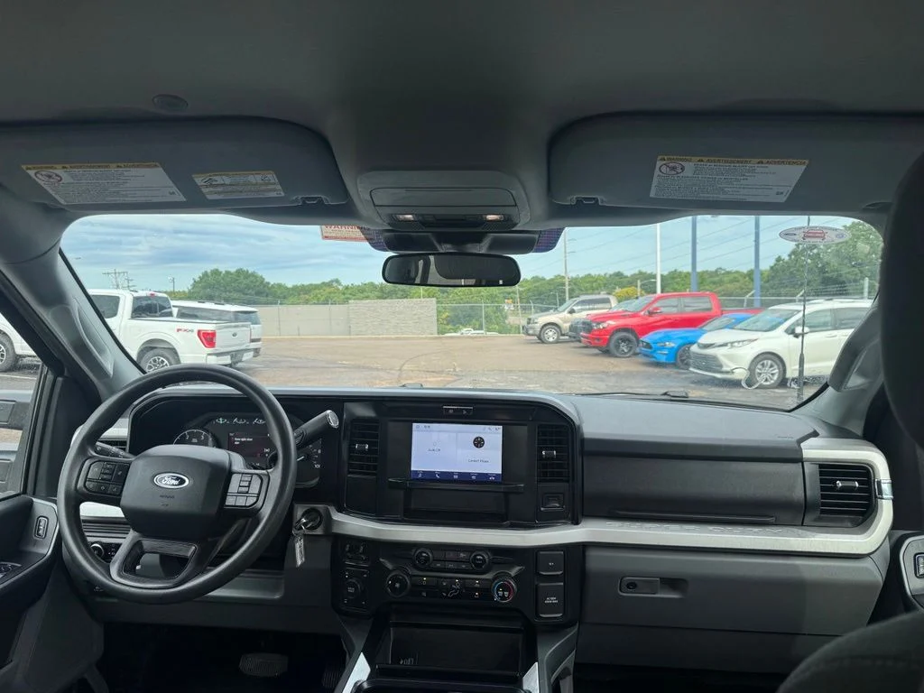 Used 2025 Oxford White Ford XLT image 10