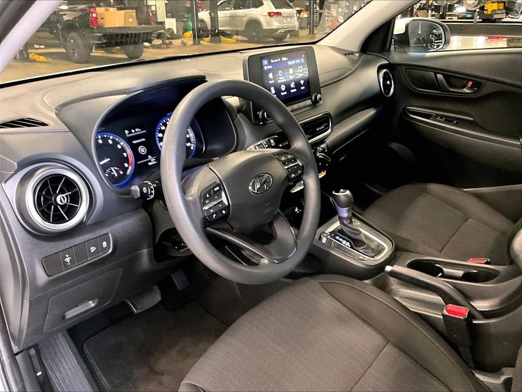 Used 2022 White Hyundai SEL image 8
