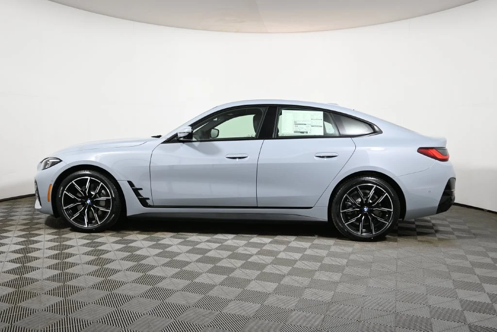 Used 2026 Gray BMW xDrive40 image 2
