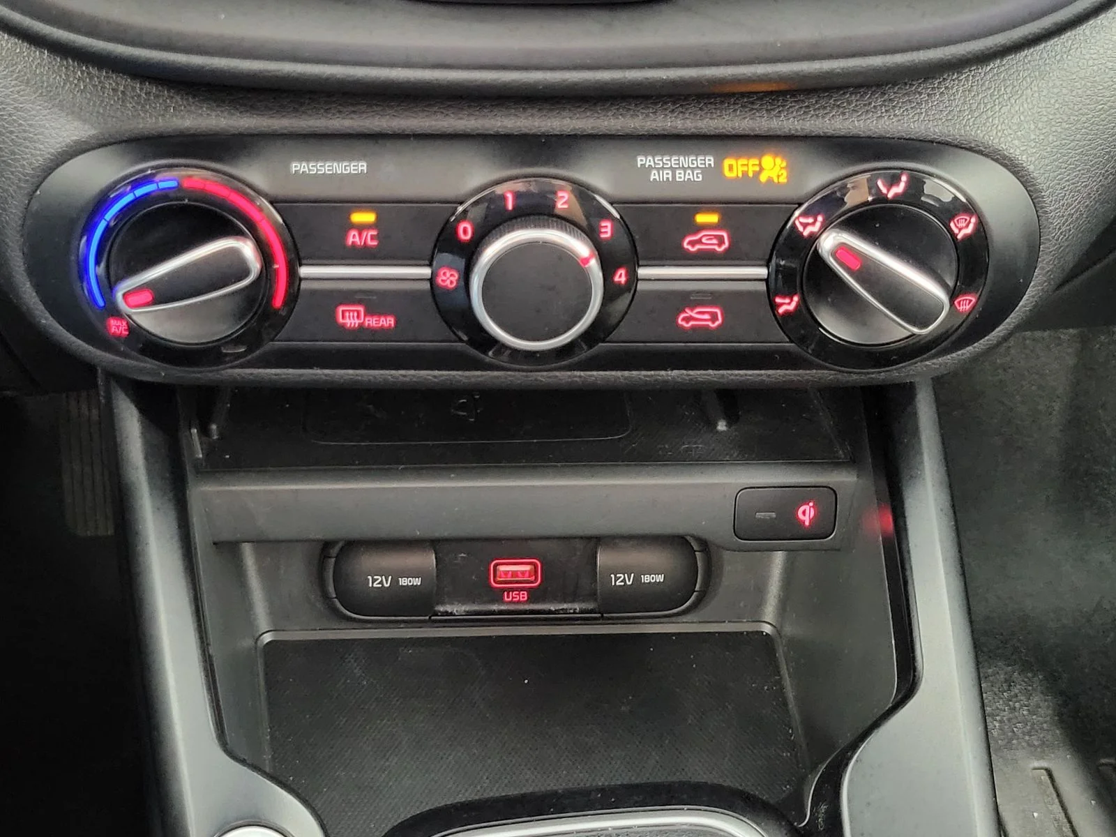 Used 2020 White Kia GT-Line image 21