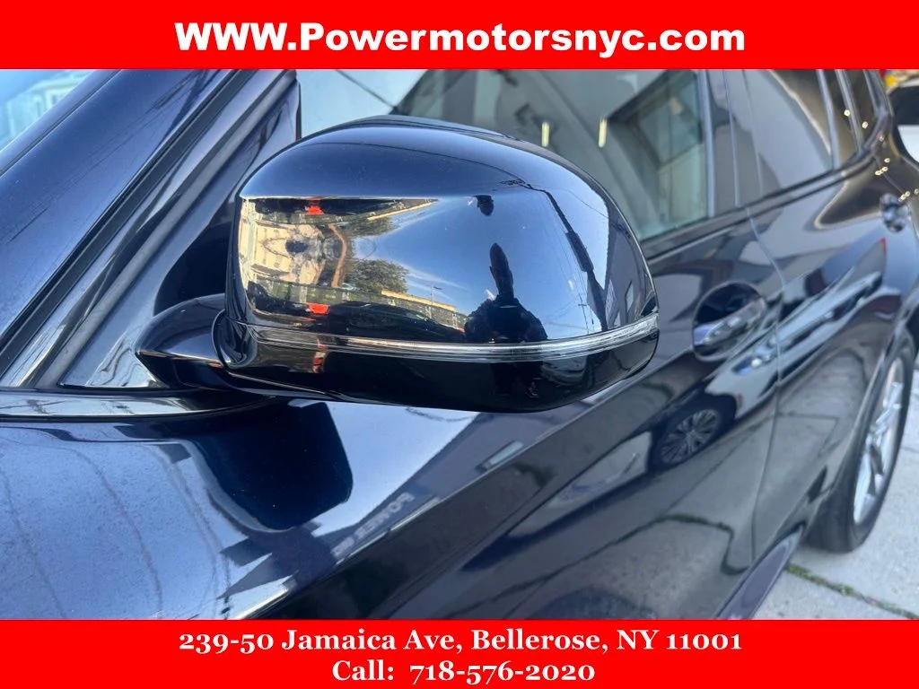 Used 2019 Black BMW xDrive30i image 10
