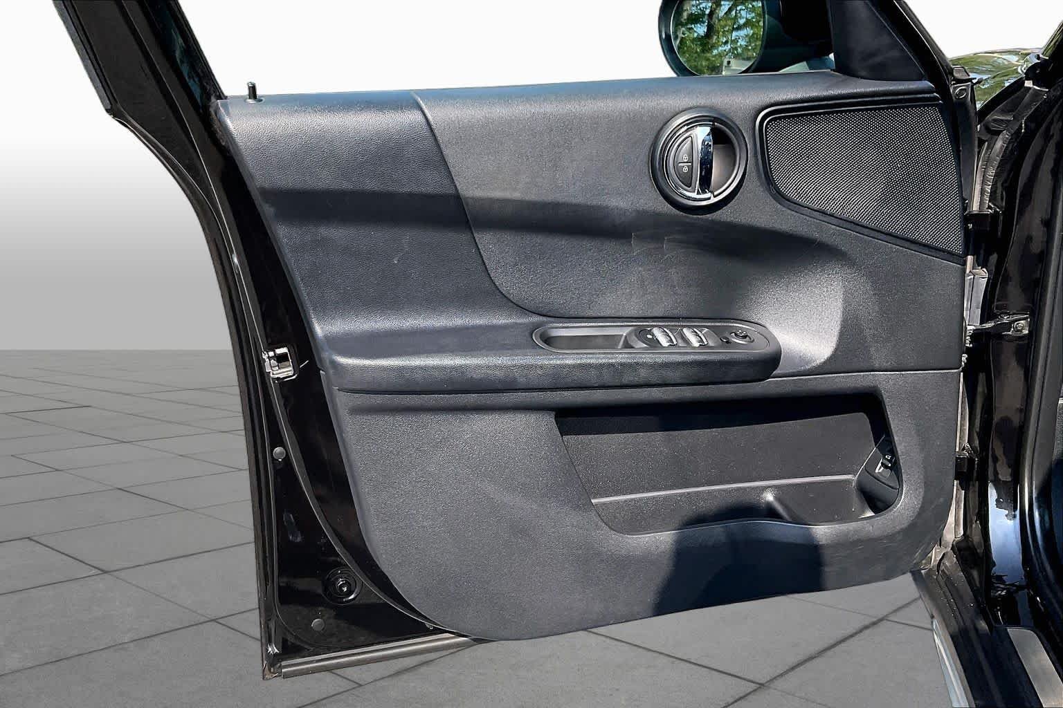 Used 2020 Midnight Black Metallic MINI Cooper image 23