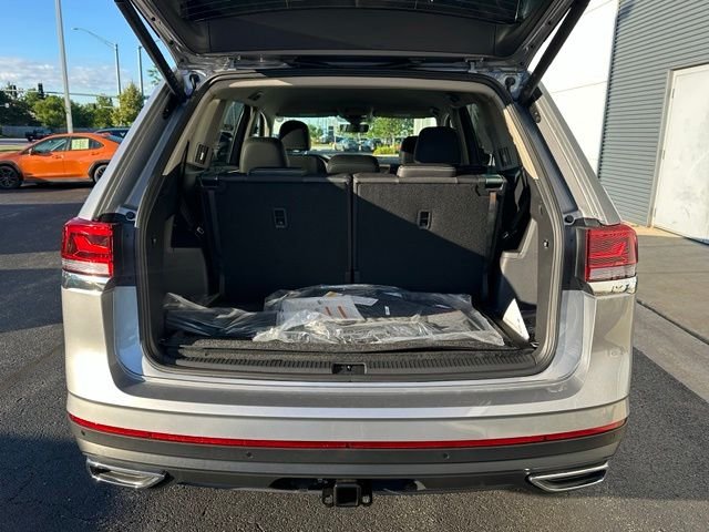 New 2026 Silver Mist Metallic Volkswagen 2.0T SE w/Technology image 16