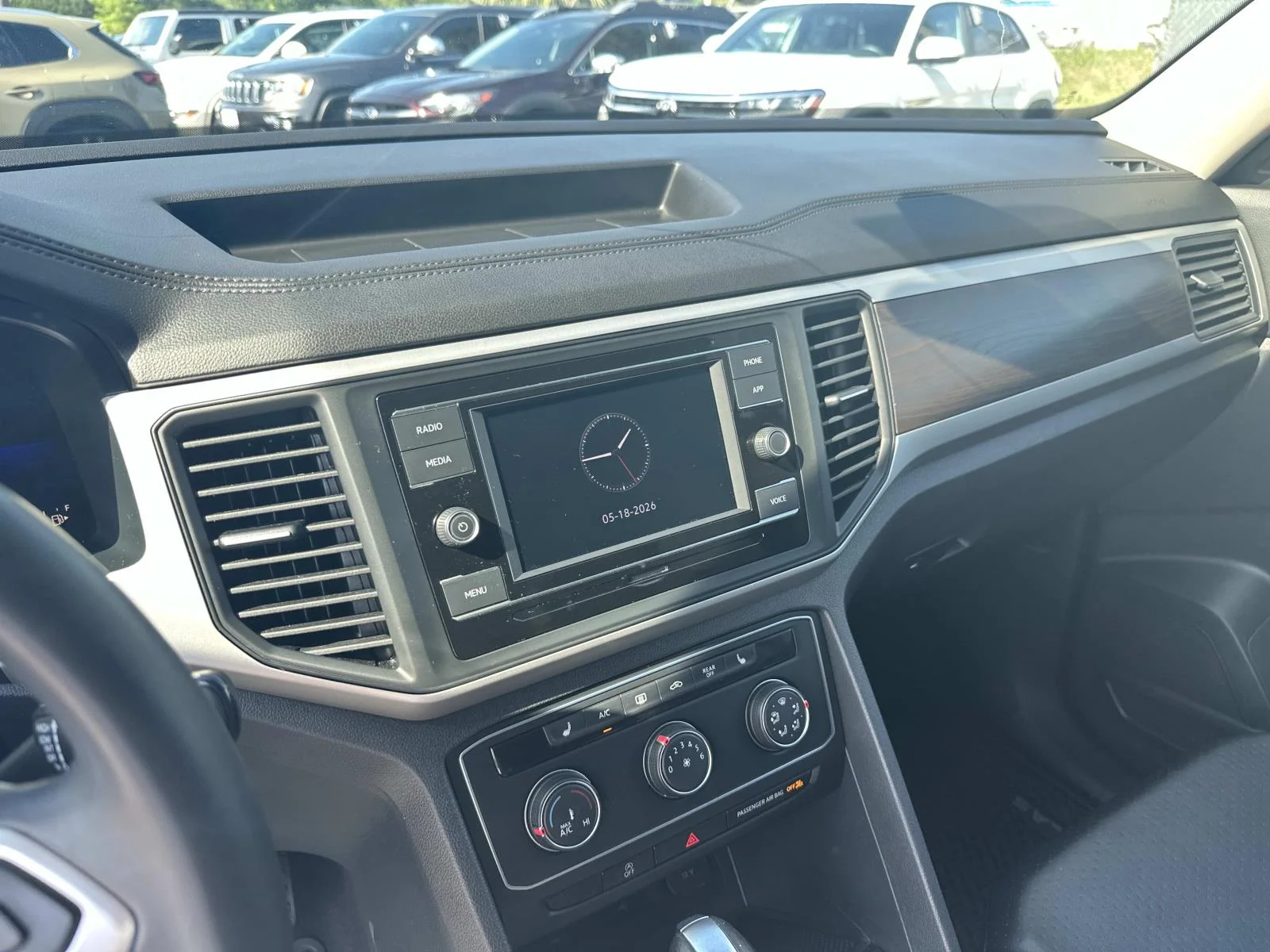 Used 2022 Gray Volkswagen 2.0T SE image 15