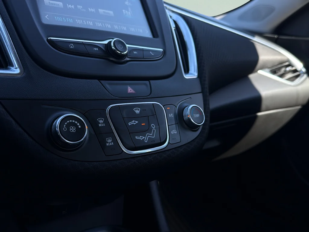 Used 2018 Blue Velvet Metallic Chevrolet LT image 19