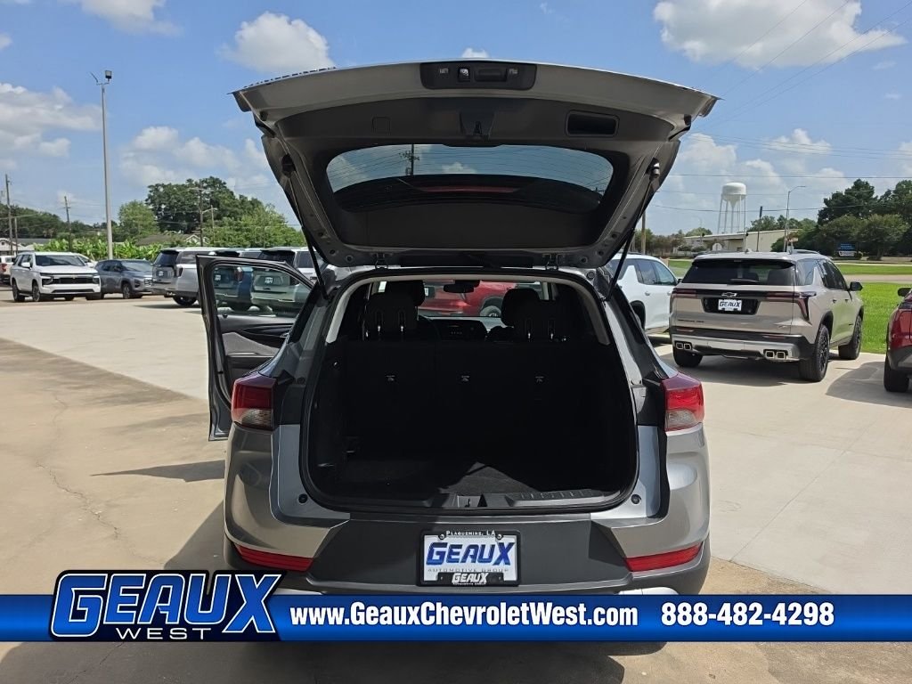 Used 2025 Gray Chevrolet LT image 29