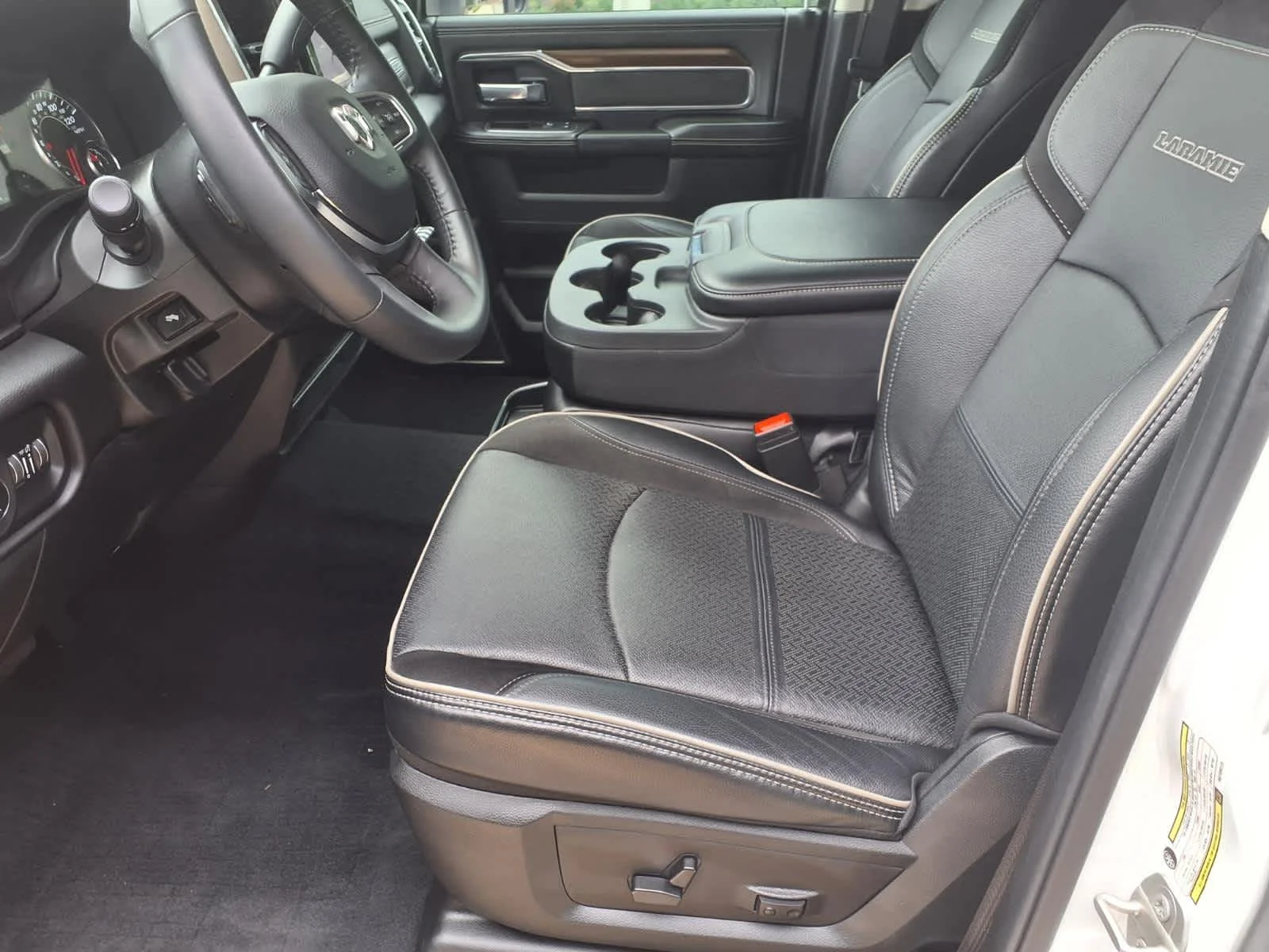 Used 2024 Pearl White Ram Laramie image 13