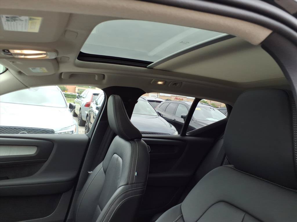 New 2026 Onyx Black Volvo Core image 12