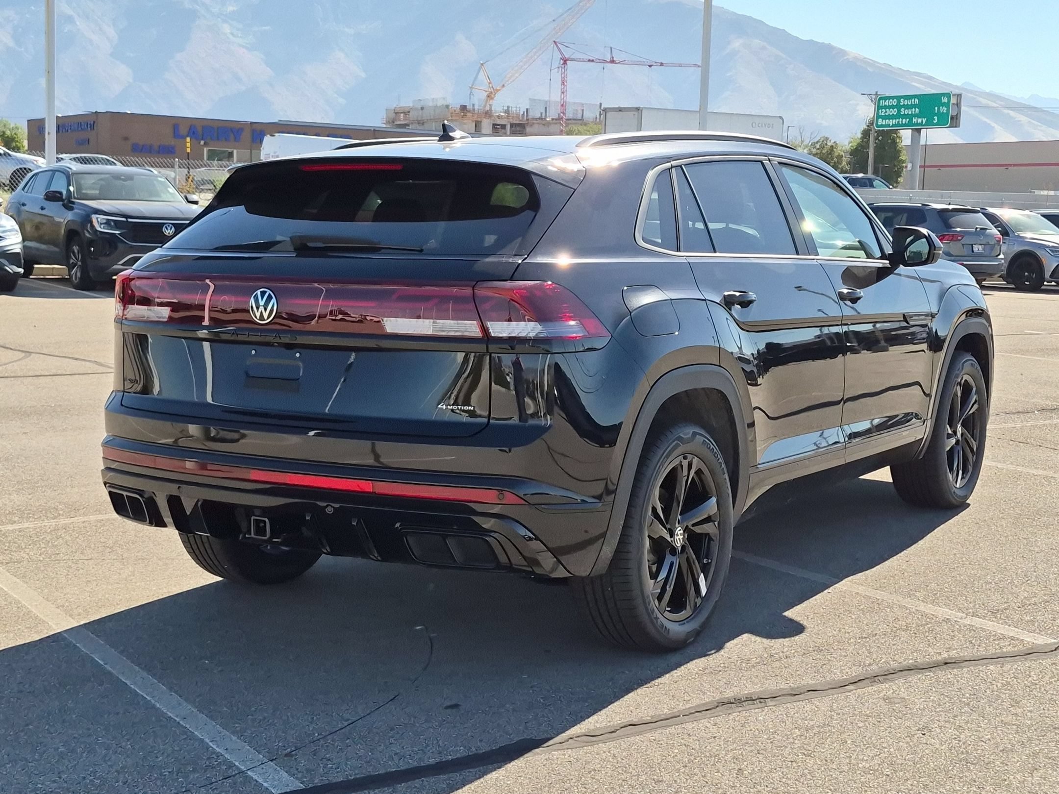 New 2026 Deep Black Pearl Volkswagen 2.0T SEL R-Line Black image 3