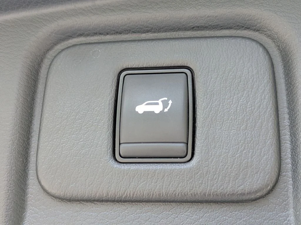 Used 2024 White Nissan SL image 14