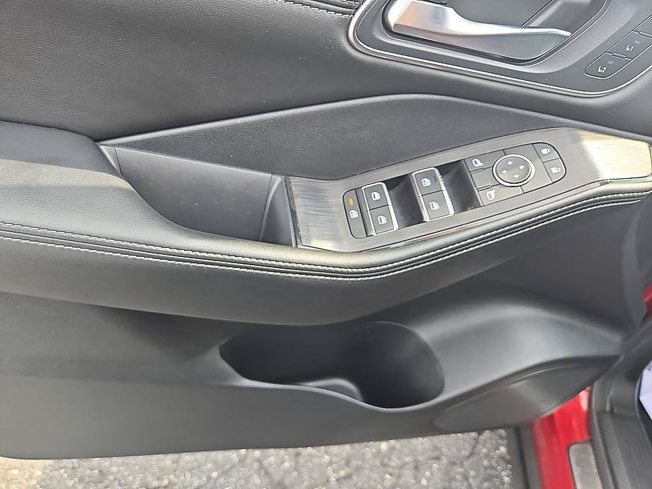 Used 2023 Scarlet Ember Tintcoat Nissan Platinum image 15