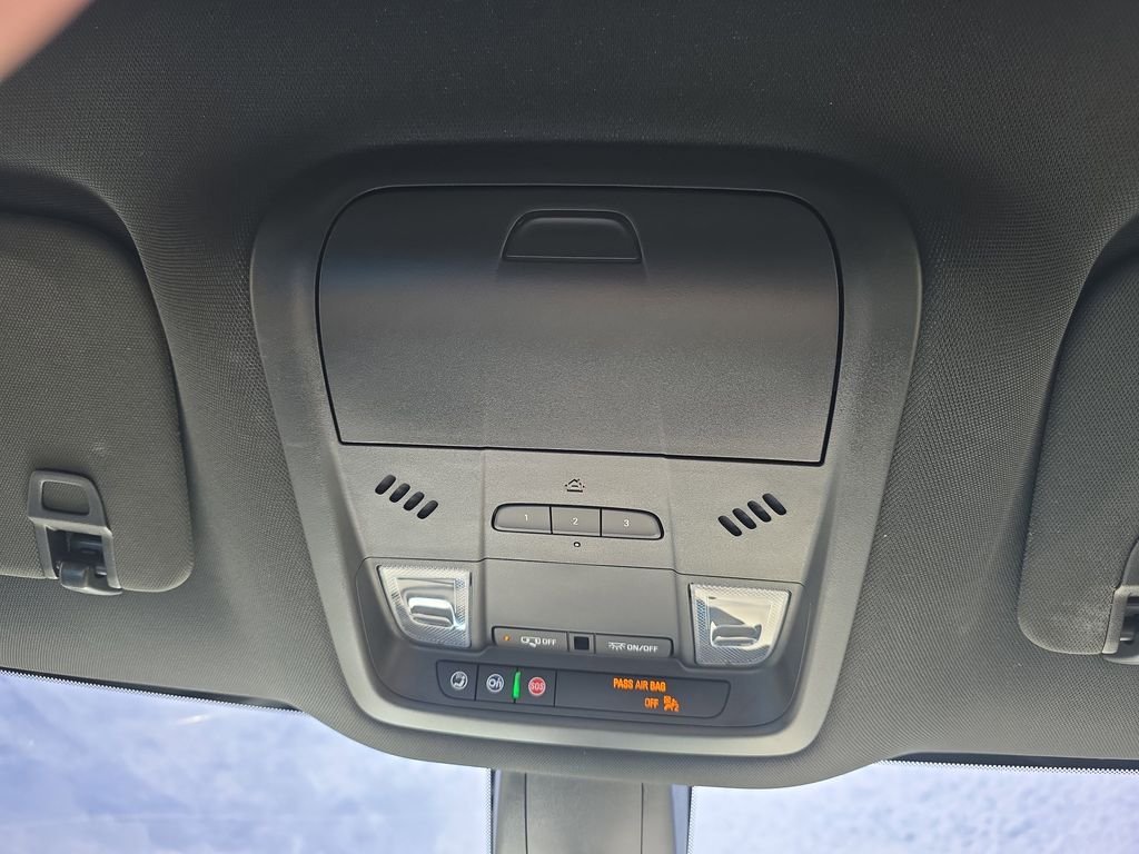 Used 2023 Black Buick Essence image 28