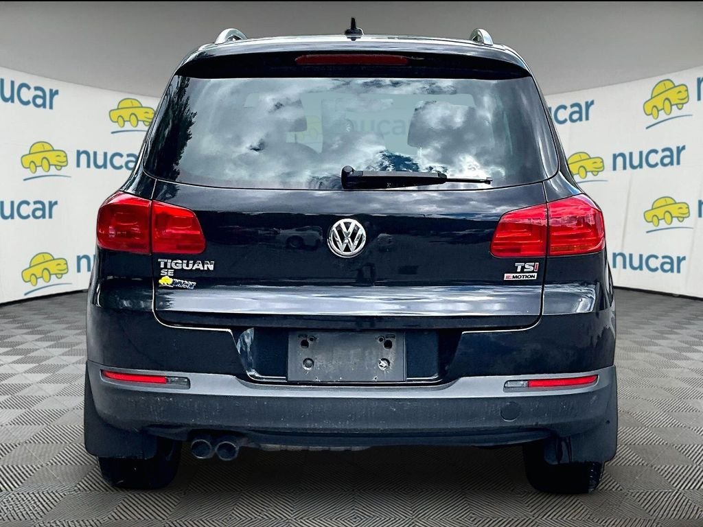 Used 2016 Deep Black Pearl Effect Volkswagen SE image 5