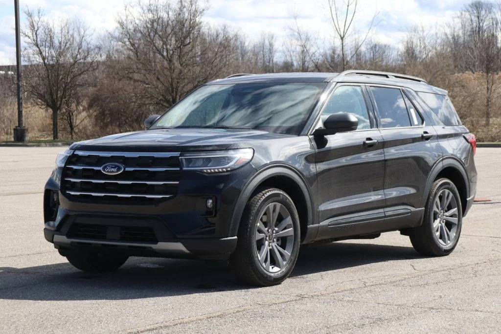 New 2026 Agate Black Metallic Ford Active image 5