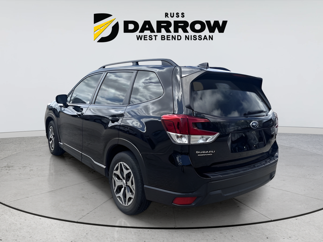 Used 2021 Black Subaru Premium image 3