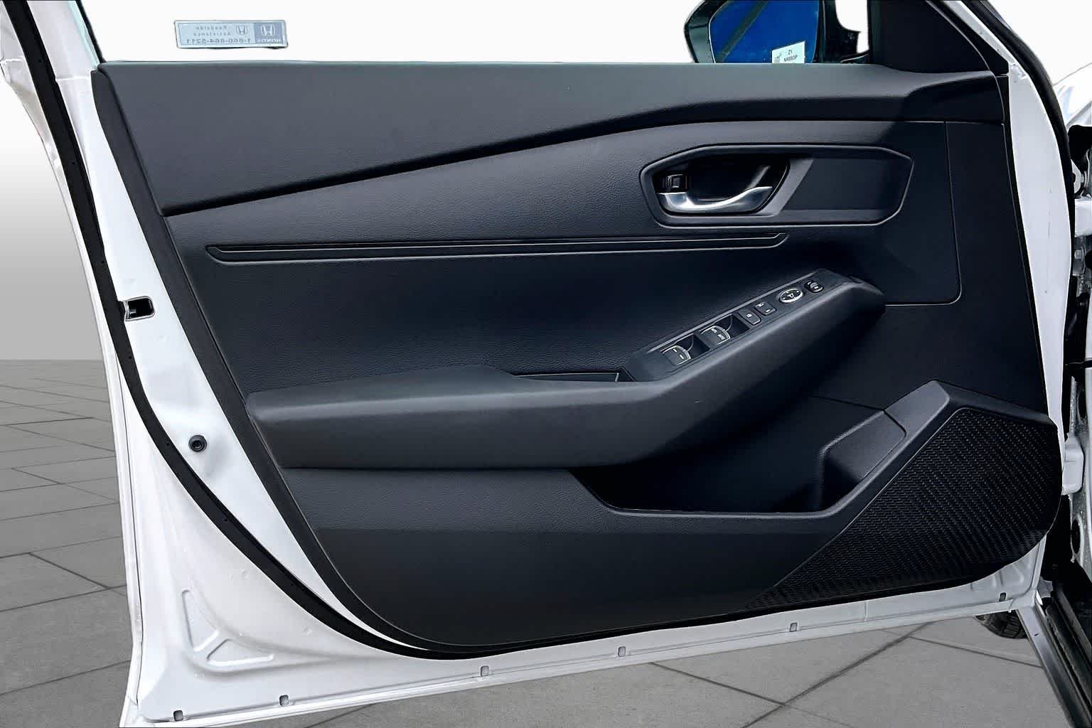 New 2026 Platinum White Pearl Honda LX image 10