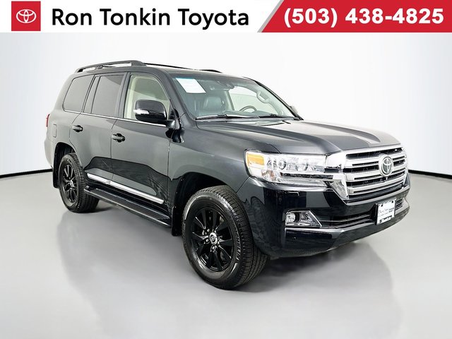 2017 Toyota Land Cruiser Base